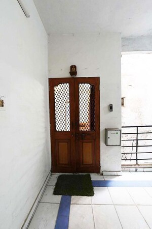 Room in 3 BHK Apartment at Maninagar – for Sale