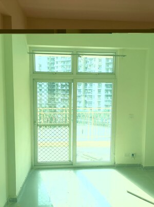 Room in 2 BHK Apartment at Mahagun My Woods, Sector 16c Greater Noida – for Rent