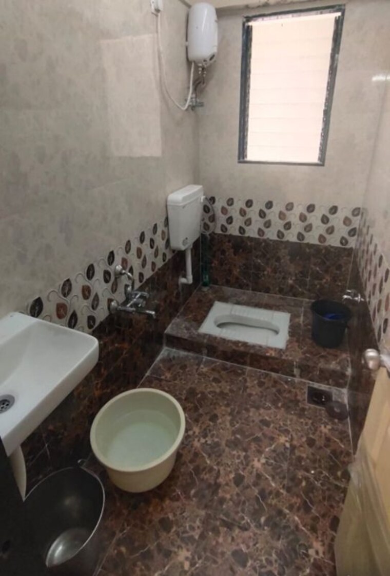 Bathroom, aayesha-palace 1 Bedroom 600 Sq.Ft. Apartment In Dadar East Mumbai 10492090
