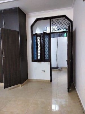 Room in 2.5 BHK Villa at Sector 20 – for Rent