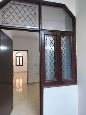 Room in 2.5 BHK Villa at Sector 20 – for Rent