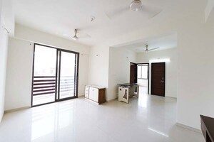Room in 2 BHK Apartment at Chandkheda – for Sale
