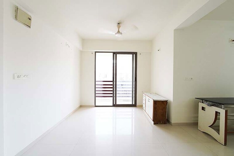 Room, chandkheda 2 Bedroom 130 Sq.Yd. Apartment In Chandkheda Ahmedabad 10503532