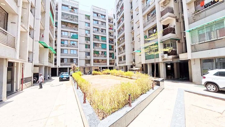 Exterior View, chandkheda 2 Bedroom 130 Sq.Yd. Apartment In Chandkheda Ahmedabad 10503532