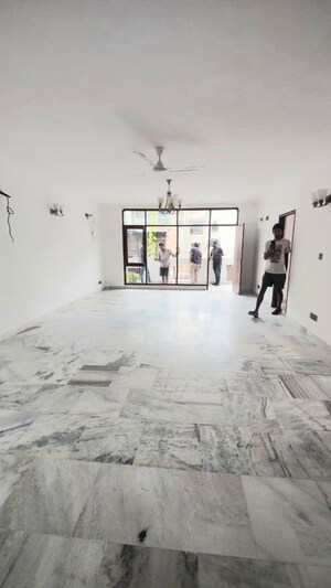3 BHK Apartment For Rent in East Of Kailash