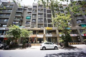  Shop – Exterior View View at Satellite - for Sale