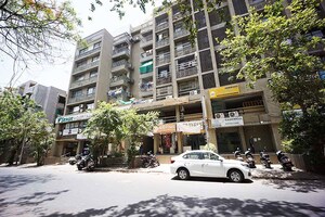  Shop For Sale in Satellite