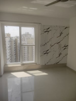 Room in 5 BHK Apartment at Logix Blossom County, Sector 137 – for Rent