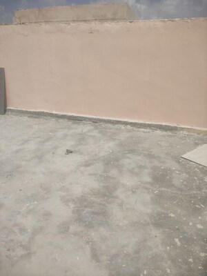 Room in 5 BHK Apartment at Logix Blossom County, Sector 137 – for Rent
