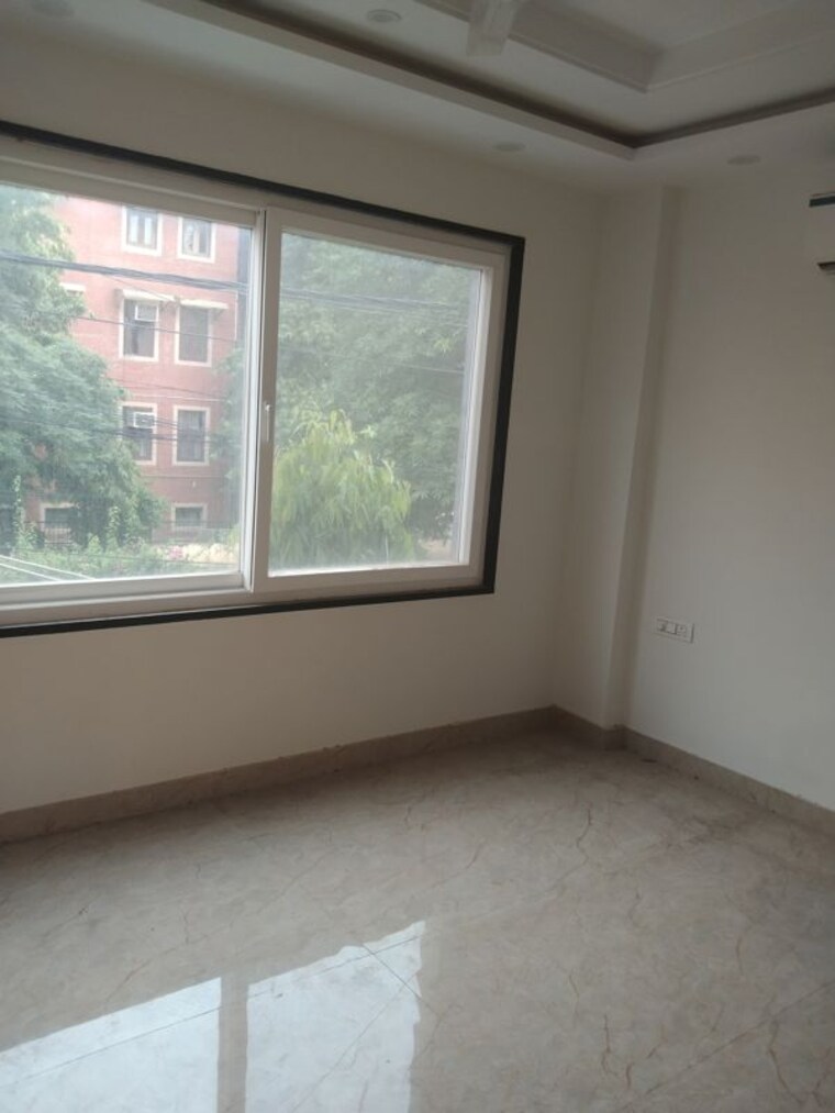 Room, new rajinder nagar 2 Bedroom 100 Sq.Yd. Builder Floor In New Rajinder Nagar Delhi 10503597