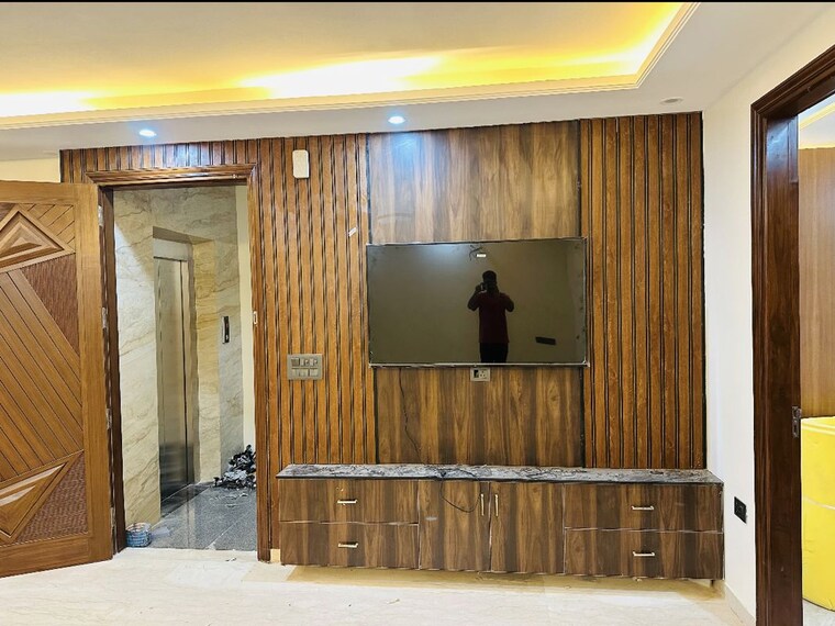 Room, sector 55 2 Bedroom 150 Sq.Yd. Builder Floor In Sector 55 Gurgaon 10503631