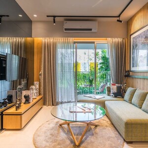 Living Room in 3.5 BHK Builder Floor at Lalita Park – for Rent