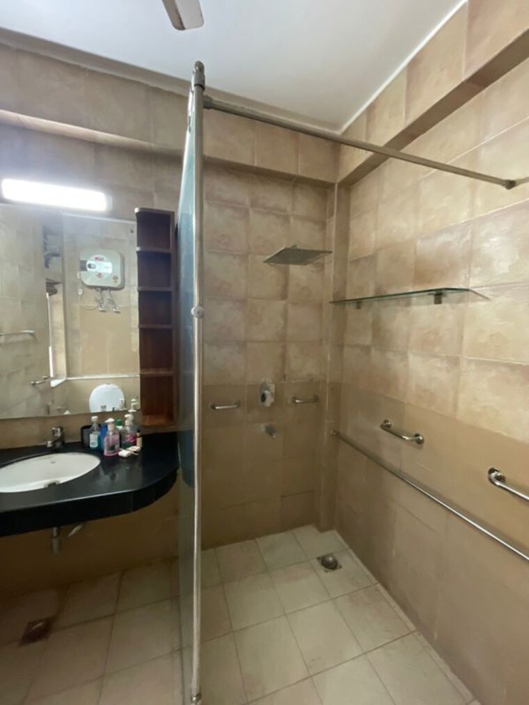 Bathroom, unitech-deerwood-chase 4 Bedroom 3000 Sq.Ft. Villa In Nirvana Country Gurgaon 10503693