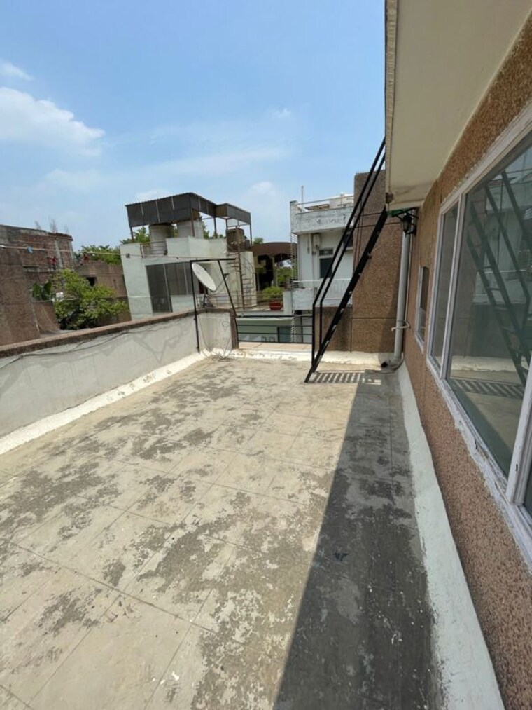 Balcony, unitech-deerwood-chase 4 Bedroom 3000 Sq.Ft. Villa In Nirvana Country Gurgaon 10503693