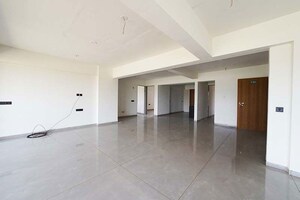Room in 4 BHK Apartment at Gota – for Sale