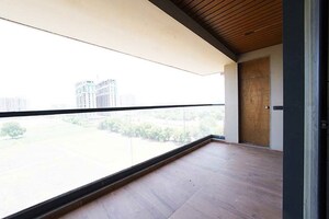Room in 4 BHK Apartment at Gota – for Sale