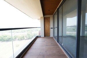 Room in 4 BHK Apartment at Gota – for Sale