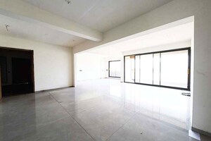 Room in 4 BHK Apartment at Gota – for Sale