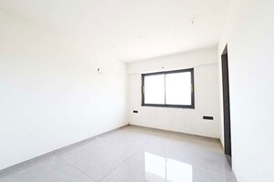 Room in 4 BHK Apartment at Gota – for Sale