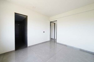Room in 4 BHK Apartment at Gota – for Sale
