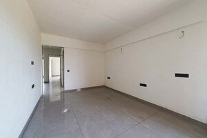 Room in 4 BHK Apartment at Gota – for Sale