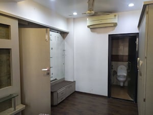 Room in 2 BHK Apartment at Mhada Colony, Andheri West – for Rent
