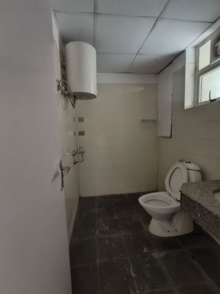 Bathroom, vatika-gurgaon-21 3.5 Bedroom 1980 Sq.Ft. Apartment In Sector 83 Gurgaon 10503738