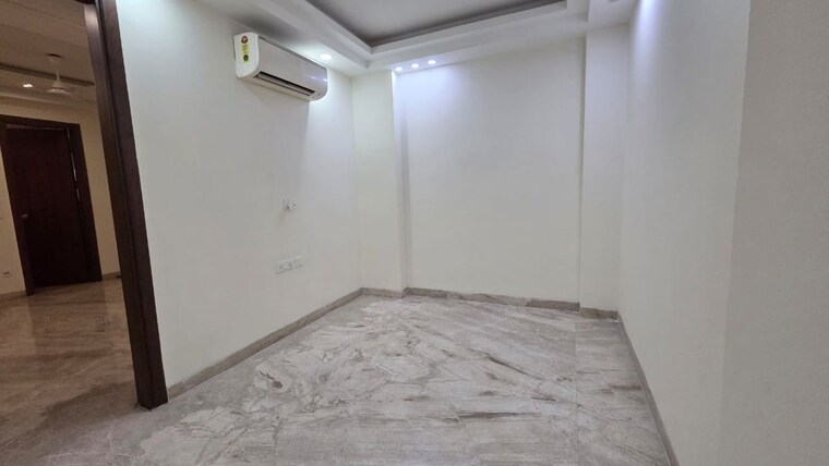 Room, greater kailash i 3 Bedroom 150 Sq.Yd. Builder Floor In Greater Kailash I Delhi 10503696