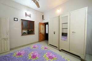 Room in 3 BHK Apartment at Ambawadi – for Sale