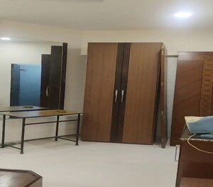 Bedroom in 3 BHK Apartment at Matunga East – for Rent