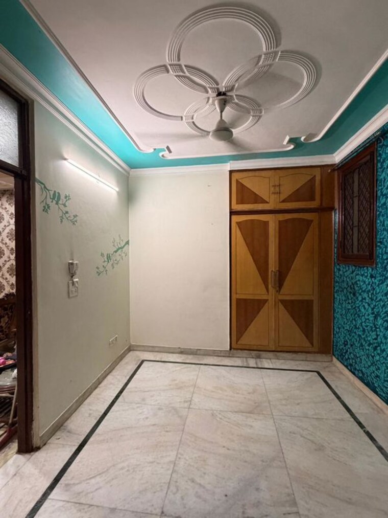 Bathroom, govindpuri 3 Bedroom 900 Sq.Ft. Builder Floor In Govindpuri Delhi 10503773