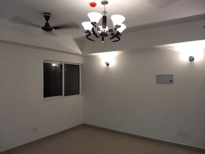 Room in 3 BHK Apartment at Paras Tierea, Sector 137 – for Sale