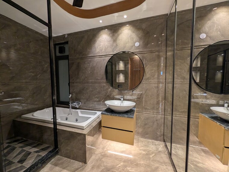Bathroom, emaar-emerald-floors-premier 4 Bedroom 263 Sq.Yd. Builder Floor In Sector 65 Gurgaon 10503788