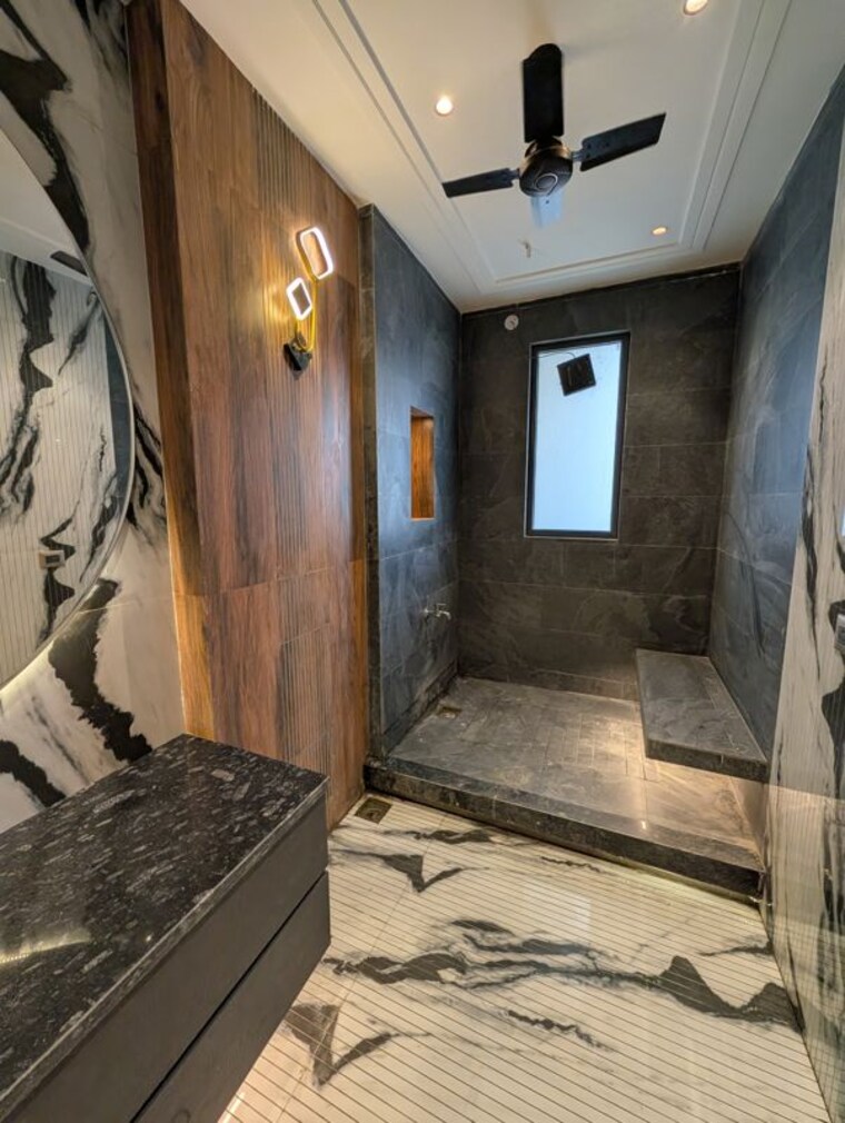 Bathroom, emaar-emerald-floors-premier 4 Bedroom 263 Sq.Yd. Builder Floor In Sector 65 Gurgaon 10503788
