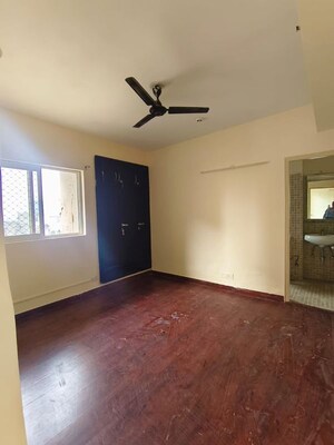 Room in 3 BHK Apartment at Paras Tierea, Sector 137 – for Sale