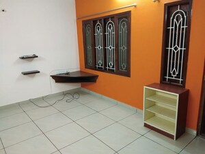 Room in 2 BHK Apartment at Mico Layout – for Rent