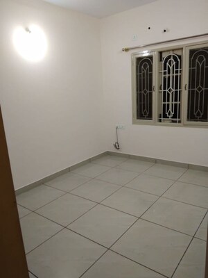 Room in 2 BHK Apartment at Mico Layout – for Rent