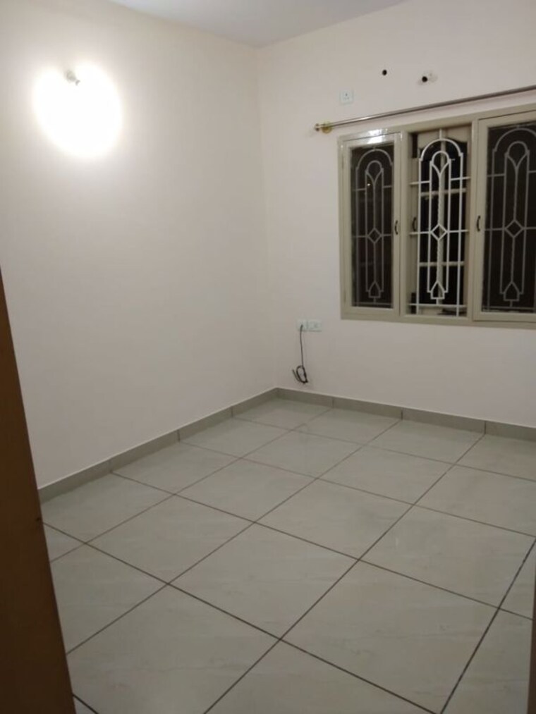 Room, mico layout 2 Bedroom 1100 Sq.Ft. Apartment In Mico Layout Bangalore 10503816