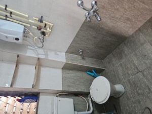 Team Area in 2 BHK Apartment at Crystal Tower, Parel – for Rent