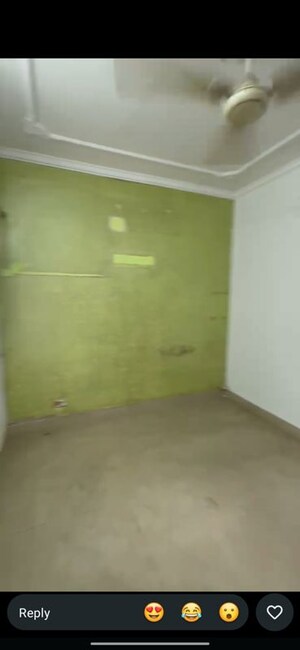 Room in 2 BHK Apartment at Sector 44 – for Sale