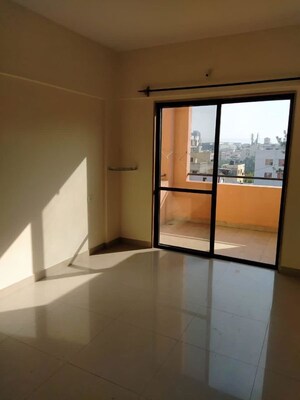 Room in 1 BHK Apartment at Magarpatta City Heliconia, Hadapsar – for Rent