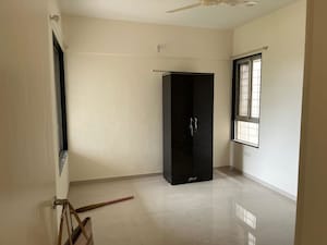 Room in 2 BHK Apartment at Vishal Belleza, Hadapsar – for Rent
