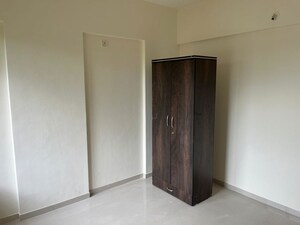 Room in 2 BHK Apartment at Vishal Belleza, Hadapsar – for Rent