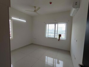 Room in 3 BHK Apartment at Aparna Zenon, Puppalaguda – for Rent