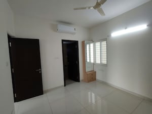 Room in 3 BHK Apartment at Aparna Zenon, Puppalaguda – for Rent