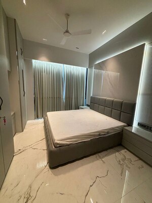 Bedroom in 5 BHK Apartment at S Raheja New Light, Khar West – for Rent