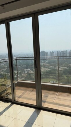 2 BHK + Extra Room Apartment For Rent in Amanora Adreno Towers