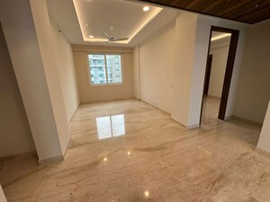 Room in 3 BHK Apartment at Ambience Creacions, Sector 22 – for Rent