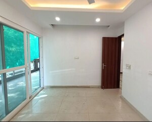 Room in 3 BHK Builder Floor at Naraina – for Rent