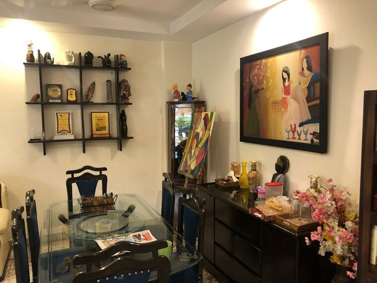 Living Room, naraina 3 Bedroom 300 Sq.Yd. Builder Floor In Naraina Delhi 10503942